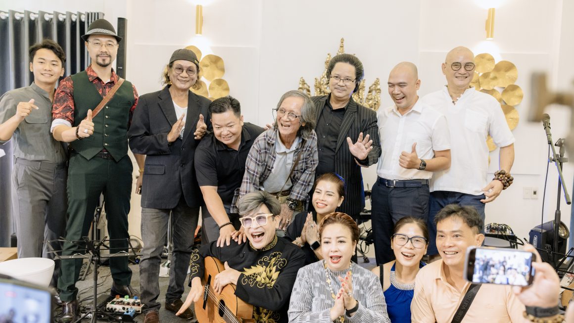 Dàn nghệ sĩ Việt hội ngộ tại Hồ Gia Trang mừng xuân 2024 Giáp Thìn